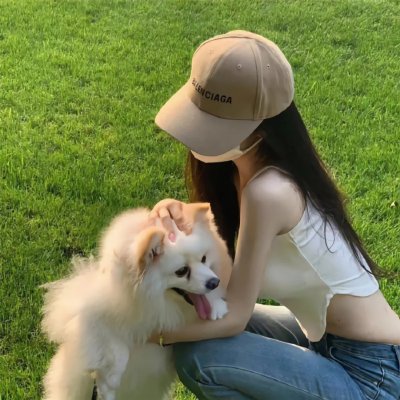 九顶假发的女孩